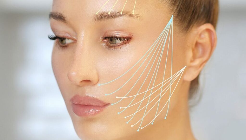 Nici liftingujące – kiedy są lepszym wyborem niż klasyczny lifting chirurgiczny