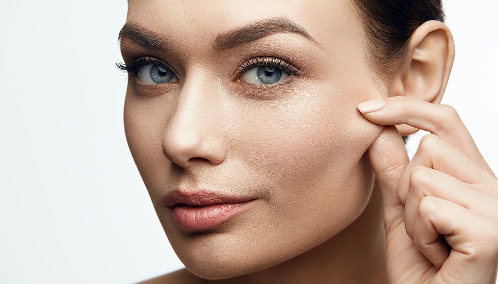 Lipofilling twarzy Łódź - kiedy warto zdecydować się na zabieg z własnym tłuszczem